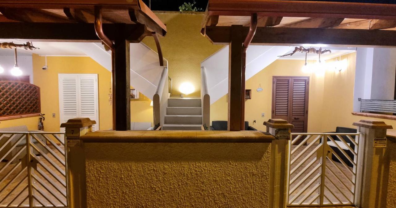 La Terrazza Dei Nonni Lägenhet Torre Specchia Ruggeri Exteriör bild