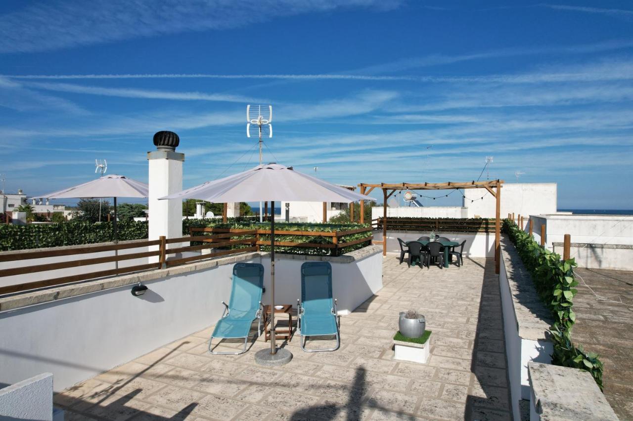 La Terrazza Dei Nonni Lägenhet Torre Specchia Ruggeri Exteriör bild